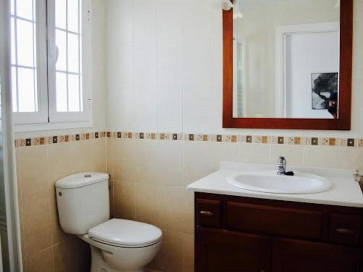 Fantastic 1 Bedroom Apartment In The Centre Of Nerja Bagian luar foto