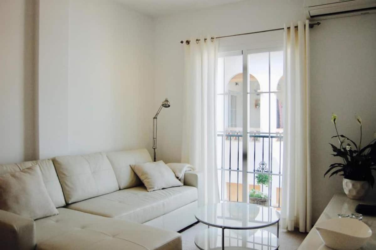 Fantastic 1 Bedroom Apartment In The Centre Of Nerja Bagian luar foto